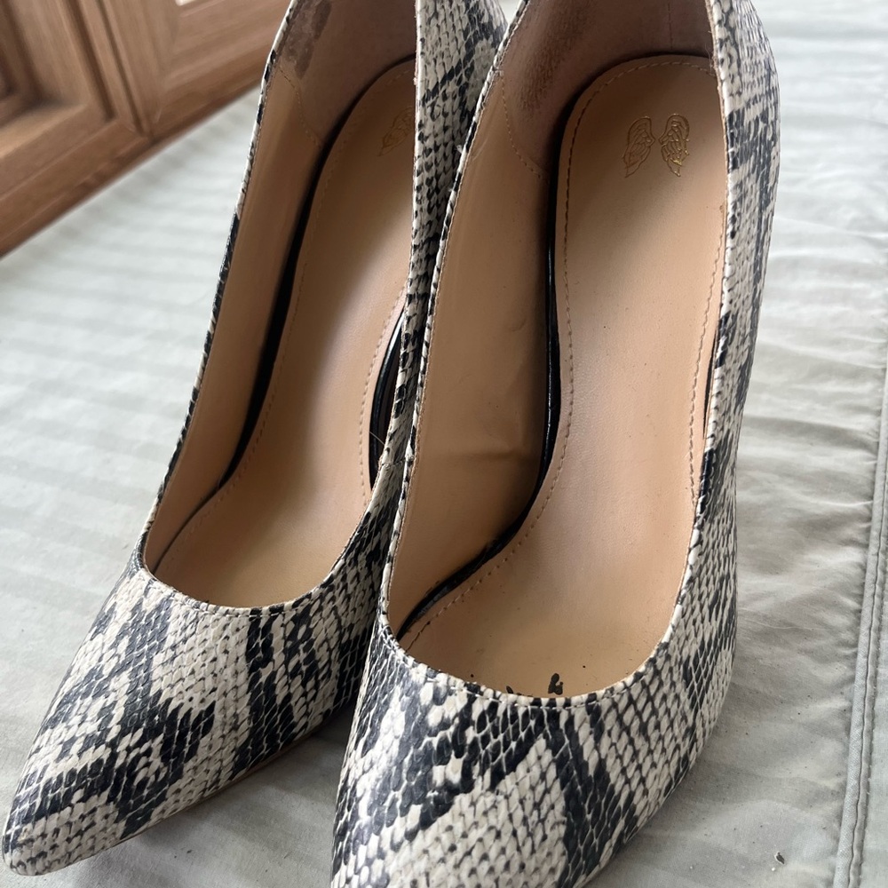 Elegant Snakeskin Patterned Women's Heels